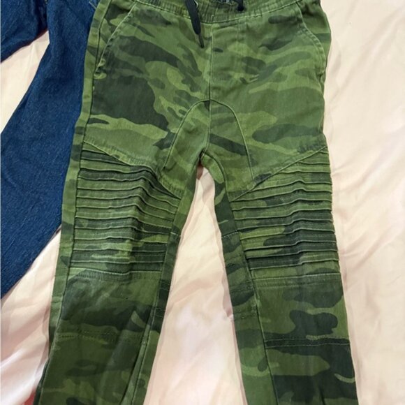 Kids Denim and Camo Pants Set - Picture 3 of 5